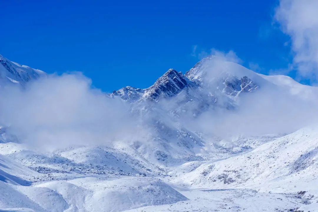 巴尔斯雪山旅拍摄影包车攻略