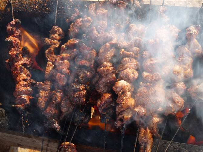 沙漠露营 烧烤(组织者统一烤,烤鸡翅,烤蔬菜,羊肉炒饼子,羊肉汤,干粮