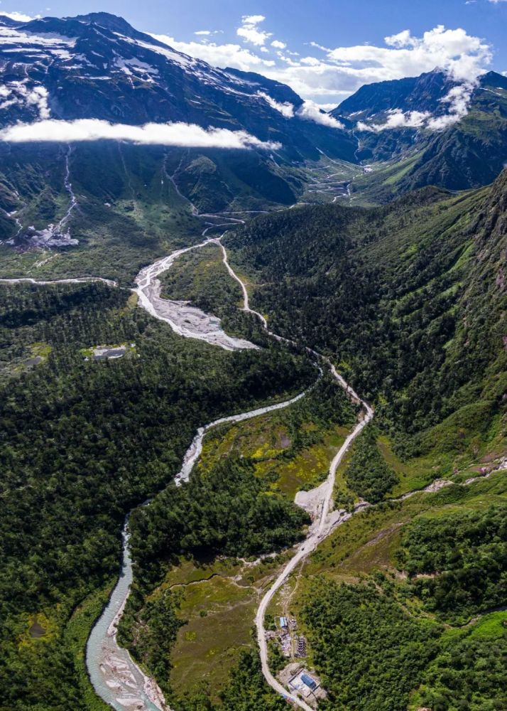 (b)驾车线路2:派墨公路(米林派乡一墨脱县背崩乡)全长67.