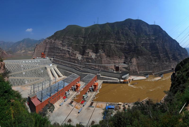 积石峡水电站,因位于小积石山下而得名,又称孟达峡.